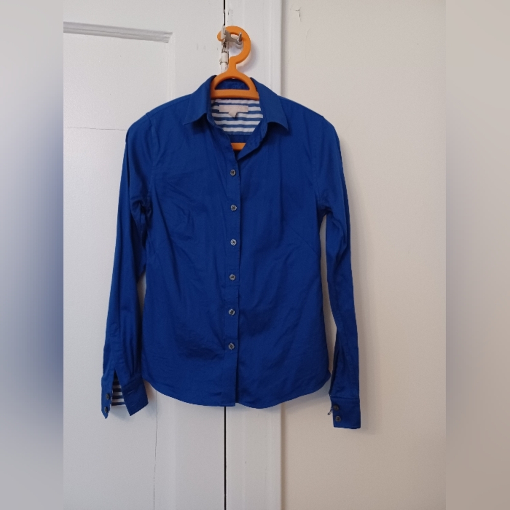 BANANA REPUBLIC BUTTON DOWN SHIRT IN BLUE